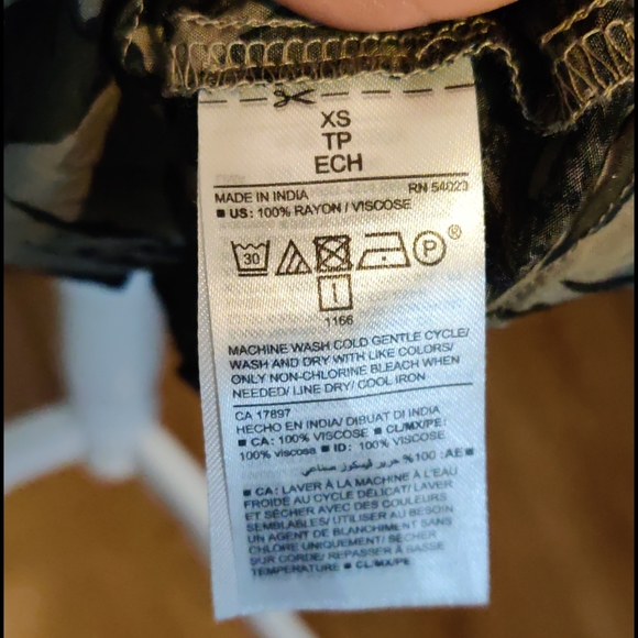 H) *💖 2/$15 or 4/$25,Floral slip on dress-- Hawaiian print dress - Picture 5 of 5